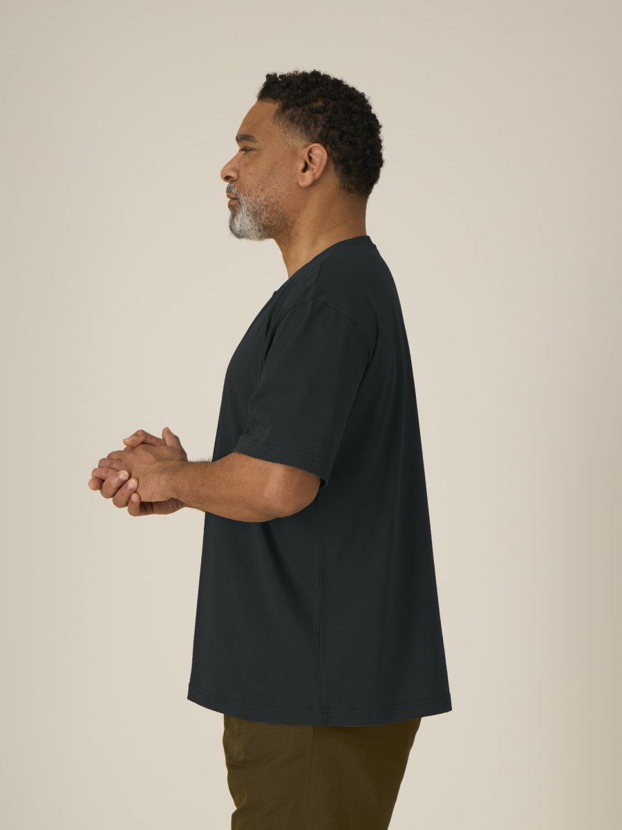 Stanley Stella Breezer – T-Shirt getragen, entspannter Regular Fit, ultralässig