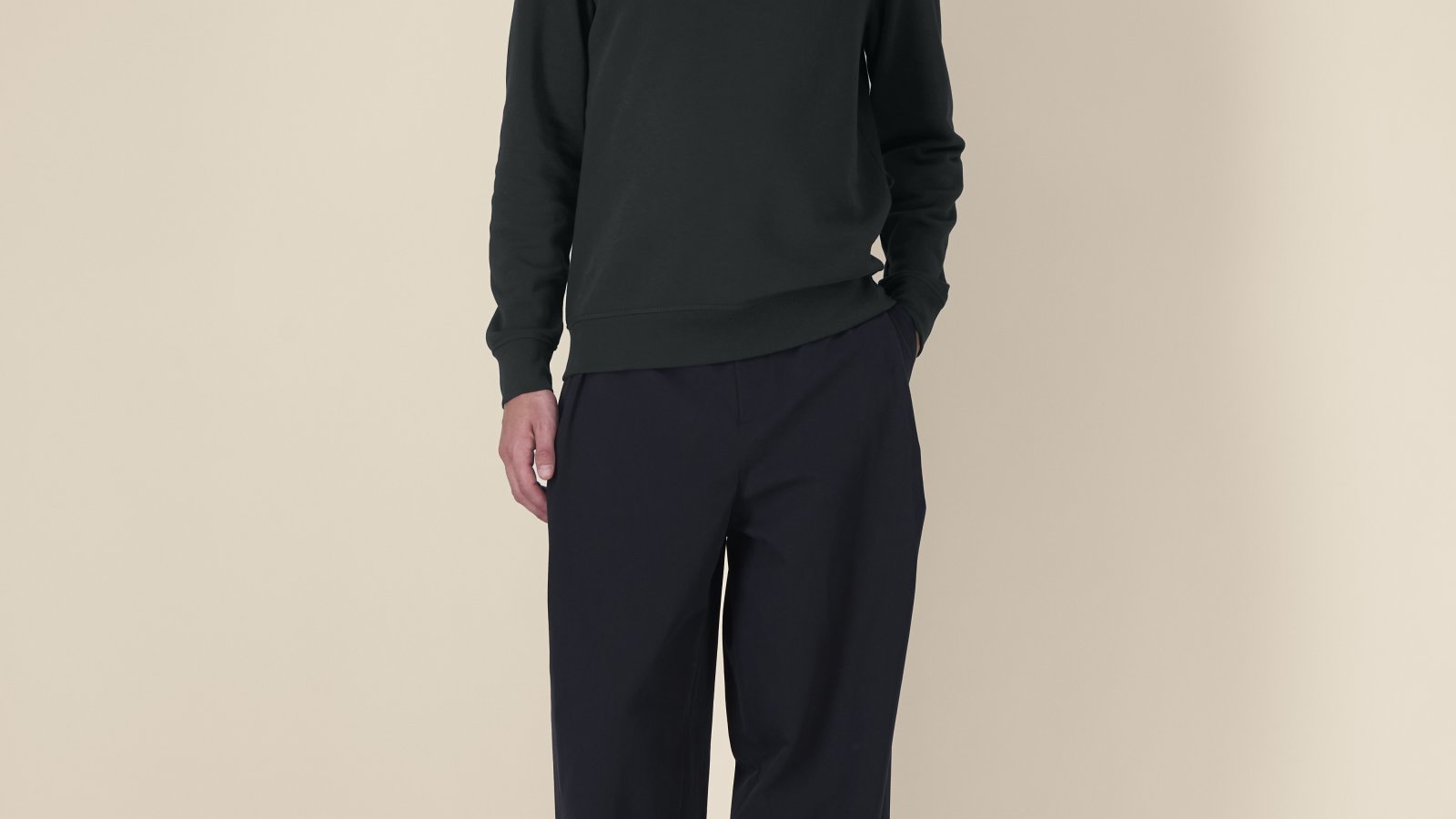 Stanley Stella Roller – Unisex Polo-Sweatshirt in Schwarz, Frontansicht